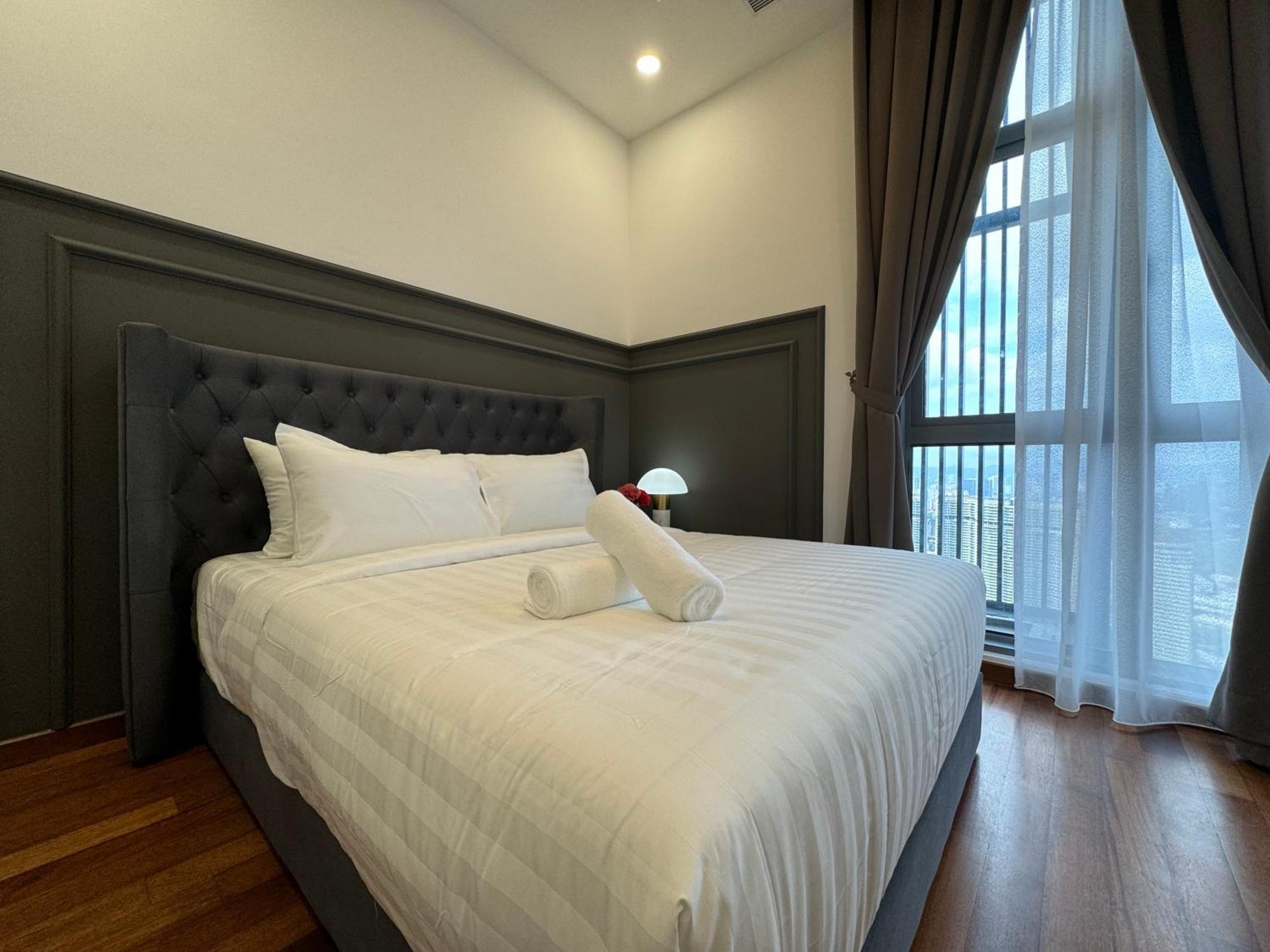 Royce Klcc Kuala Lumpur City Centre By Dormeo Destinations Exteriör bild