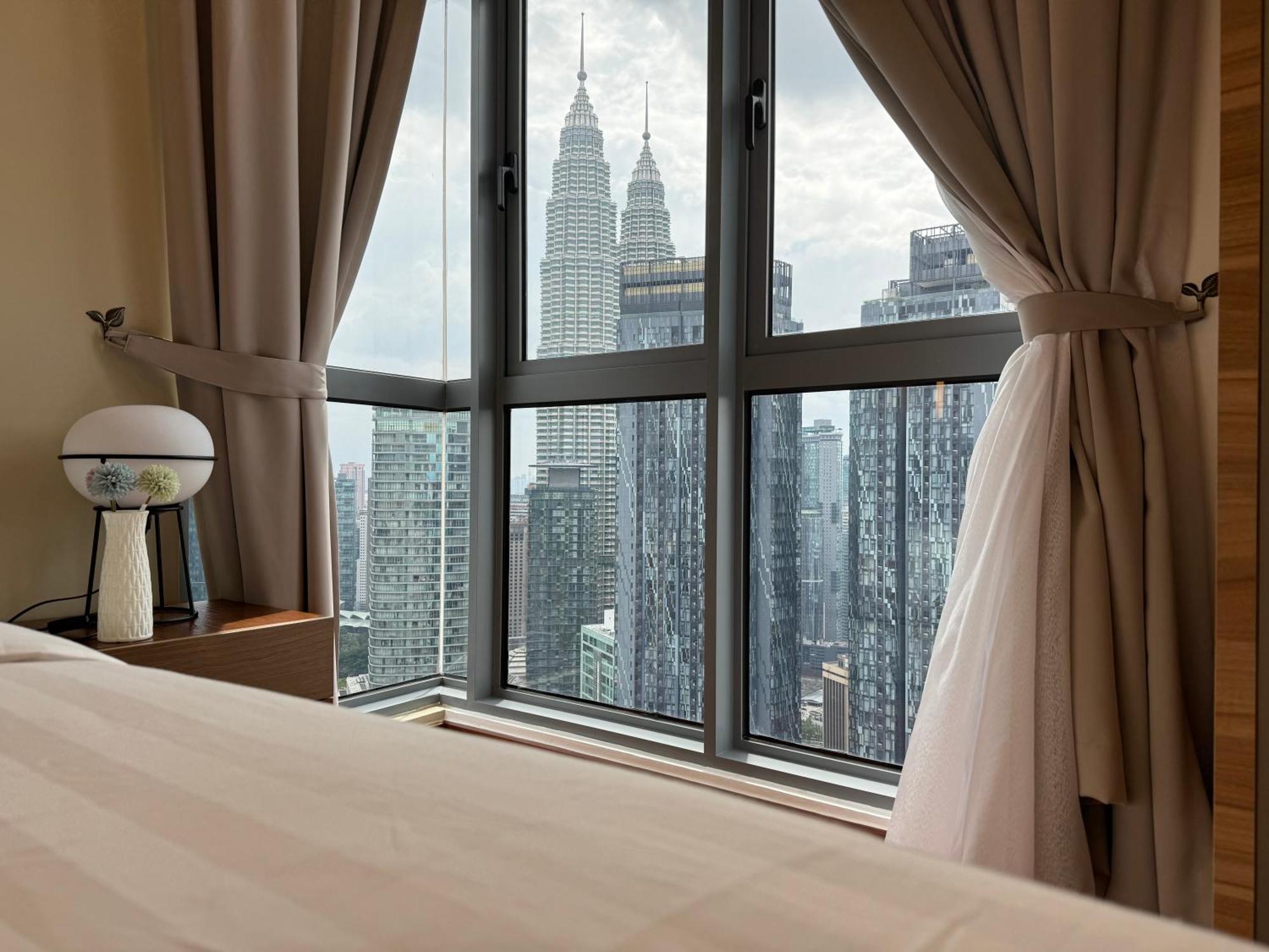 Royce Klcc Kuala Lumpur City Centre By Dormeo Destinations Exteriör bild
