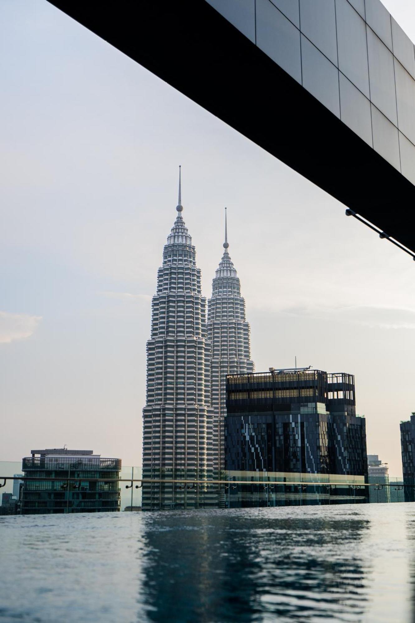 Royce Klcc Kuala Lumpur City Centre By Dormeo Destinations Exteriör bild